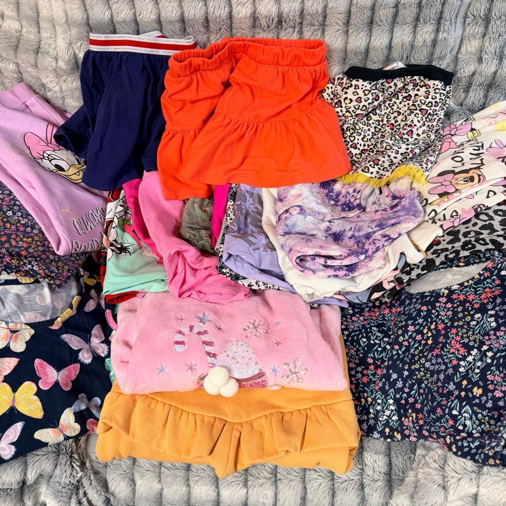Girls Huge Bundle Of Clothes Sizes 5 & 6